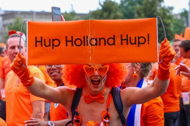 Leipzig Over 20,000 people Dutch fan march from the city center to the stadium 21 06 2024 from 4 pm Leipzig city area Photographer EHL Media Before the second European Championship match in Leipzig between France and the Netherlands, over 20,000 Dutch people formed a fan march between Leipzigs Wilhelm Leuschner Platz and the stadium The atmosphere remained peaceful but exuberant At 9 pm the match begins The police are on duty with around 2,000 police officers from Saxony, other federal states as well as from France and the Netherlands Some pyrotechnics were registered Leipzig Saxony Germany Copyright: xEHLxMedia BjörnxStachx 240621_em-niederlande-frankreich-fanzug_5
