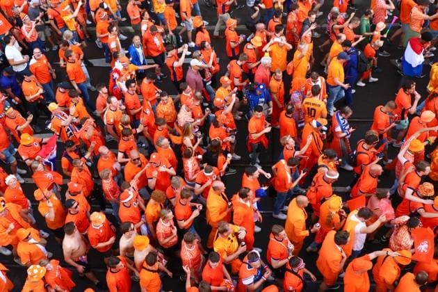 Leipzig Over 20,000 people Dutch fan march from the city center to the stadium 21 06 2024 from 4 pm Leipzig city area Photographer EHL Media Before the second European Championship match in Leipzig between France and the Netherlands, over 20,000 Dutch people formed a fan march between Leipzigs Wilhelm Leuschner Platz and the stadium The atmosphere remained peaceful but exuberant At 9 pm the match begins The police are on duty with around 2,000 police officers from Saxony, other federal states as well as from France and the Netherlands Some pyrotechnics were registered Leipzig Saxony Germany Copyright: xEHLxMedia BjörnxStachx 240621_em-niederlande-frankreich-fanzug_34