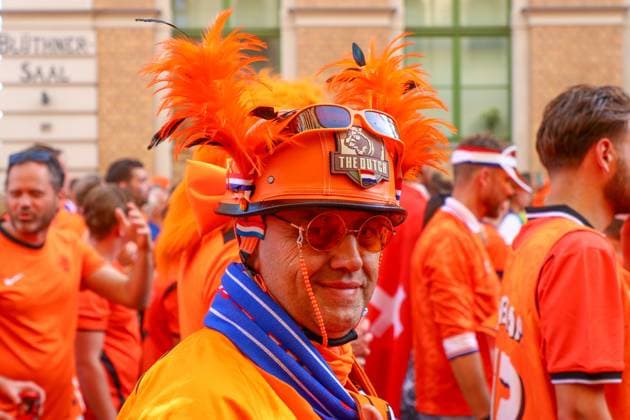 Leipzig Over 20,000 people Dutch fan march from the city center to the stadium 21 06 2024 from 4 pm Leipzig city area Photographer EHL Media Before the second European Championship match in Leipzig between France and the Netherlands, over 20,000 Dutch people formed a fan march between Leipzigs Wilhelm Leuschner Platz and the stadium The atmosphere remained peaceful but exuberant At 9 pm the match begins The police are on duty with around 2,000 police officers from Saxony, other federal states as well as from France and the Netherlands Some pyrotechnics were registered Leipzig Saxony Germany Copyright: xEHLxMedia BjörnxStachx 240621_em-niederlande-frankreich-fanzug_35