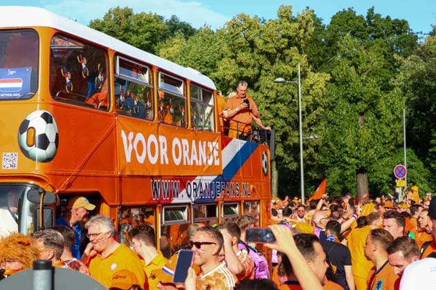 Leipzig Over 20,000 people Dutch fan march from the city center to the stadium 21 06 2024 from 4 pm Leipzig city area Photographer EHL Media Before the second European Championship match in Leipzig between France and the Netherlands, over 20,000 Dutch people formed a fan march between Leipzigs Wilhelm Leuschner Platz and the stadium The atmosphere remained peaceful but exuberant At 9 pm the match begins The police are on duty with around 2,000 police officers from Saxony, other federal states as well as from France and the Netherlands Some pyrotechnics were registered Leipzig Saxony Germany Copyright: xEHLxMedia BjörnxStachx 240621_em-niederlande-frankreich-fanzug_36