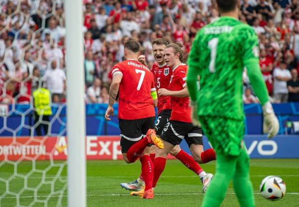 Football, Men, Season 2023 24, Euro 2024 Group D 2 Matchday in Berlin, Poland Austria, f l Marko Arnautovic Austria , Stefan Posch Austria , Patrick Wimmer Austria , Goalkeeper Wojciech Szczesny Poland , Cheering after goal to 1 3, 21 06 2024, Copyright: xSebastianxRäppold MatthiasxKochx