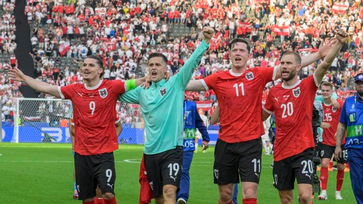 GER, Berlin, Football, Poland vs Austria, Group D, Group stage, UEFA EURO 2024, MD3, SP, Olympia Stadion Berlin, f l Marcel Sabitzer Austria , Christoph Baumgartner Austria , Michael Gregoritsch Austria , Konrad Laimer Austria , joy, jubilation, victory, final score 1 3, celebrating their victory, 21 06 2024, Copyright: HMBxMedia UwexKoch