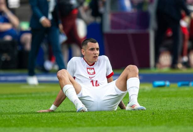 Football, Men, Season 2023 24, Euro 2024 Group D 2 Matchday in Berlin, Poland Austria, Jakub Kiwior Poland , Disappointment after the final whistle, 21 06 2024, Copyright: xSebastianxRäppold MatthiasxKochx