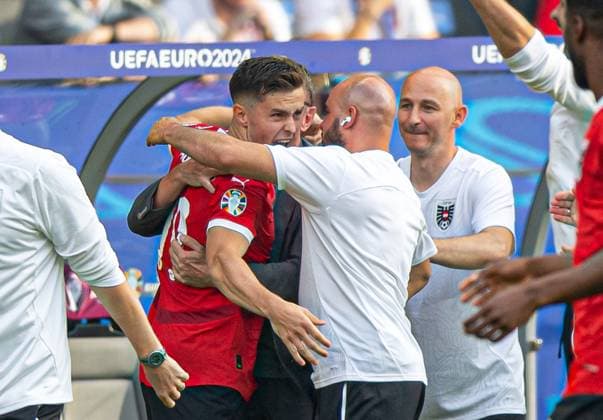 Football, Men, Season 2023 24, Euro 2024 Group D 2 Matchday in Berlin, Poland Austria, f l Christoph Baumgartner Austria , Coach Ralf Rangnick Austria , Cheering after goal to 1 2, 21 06 2024, Copyright: xSebastianxRäppold MatthiasxKochx