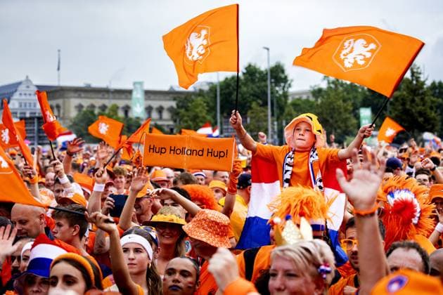 LEIPZIG - Dutch fans on the day before the second match at the European Championship, EM, Europameisterschaft of the Dutch national team, Nationalteam against France. ANP RAMON VAN FLYMEN xVIxANPxSportx xxANPxIVx 501681236 originalFilename: 501681236.jpg