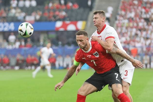 Berlin, Germany, 21 06 2024 Olympiastadion European Championship 2024 soccer, Group D, Poland Austria Marko Arnautovic 7, Austria and Pawel Dawidowicz 3, Poland in a duel for the ball Copyright: xdtsxNachrichtenagenturx dts_41132