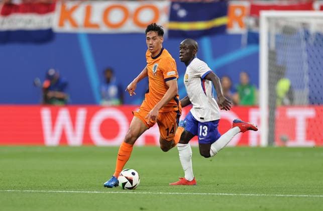 21 06 2024, European Football Championship, UEFA EURO 2024, Netherlands France, Group D, Stadion Leipzig, v l , Tijjani Martinus Jan Reijnders Netherlands , Ngolo Kante France Copyright: HMBxMedia
