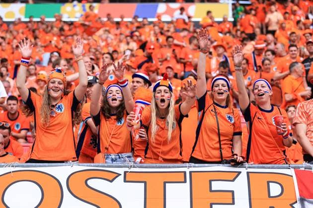 Fußball UEFA EURO 2024 Gruppe D Niederlande gegen Frankreich 21. Juni 2024 UEFA EURO 2024 Gruppe D Niederlande gegen Frankreich Niederlande Fans Foto Simon Stacpoole Abseits Leipzig Deutschland  Copyright: xSimonxStacpoolexOffside
