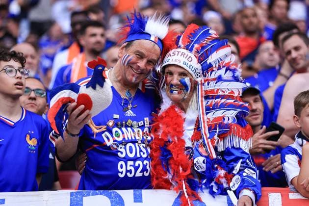 Fußball UEFA EURO 2024 Gruppe D Niederlande gegen Frankreich 21. Juni 2024 UEFA EURO 2024 Gruppe D Niederlande gegen Frankreich Frankreich Fans Foto Simon Stacpoole Abseits Leipzig Deutschland  Copyright: xSimonxStacpoolexOffside