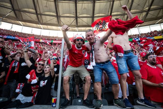 UEFA EURO 2024 Poland Austria 21 06 2024 Fans of Austria UEFA EURO 2024 Poland Austria Olympiastadion, Berlin 21 06 2024 Copyright: xBEAUTIFULxSPORTS Buriakovx