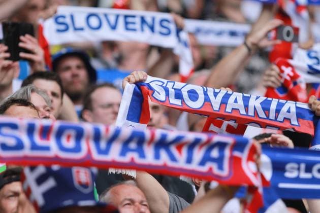 Düsseldorf, NRW, Germany, 21 06 2024 Merkur Spiel Arena European Football Championship 2024, Group E, Slovakia Ukraine Fans of the Slovakian national team hold up scarves Copyright: xdtsxNachrichtenagenturx dts_41177