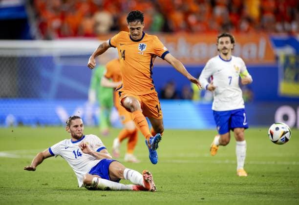 LEIPZIG - Adrien Rabiot of France and Tijjani Reijnders of Holland (l-r) during the UEFA EURO, EM, Europameisterschaft,Fussball 2024 group D match between the Netherlands and France at the Leipzig Stadium on June 21, 2024 in Leipzig, Germany. ANP KOEN VAN WEEL UEFA EURO 2024 2024 xVIxANPxSportx xxANPxIVx 501703921 originalFilename: 501703921.jpg
