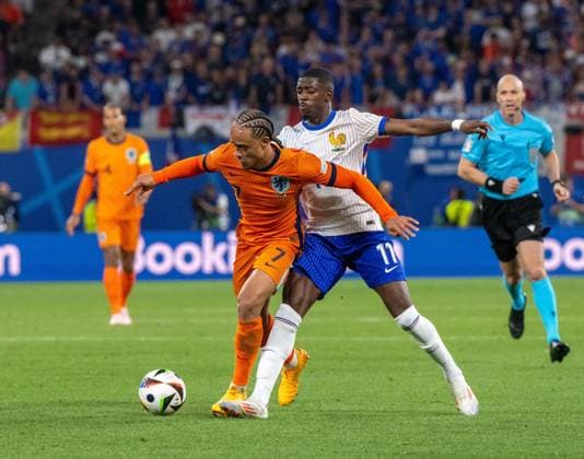Football, Men, Season 2023 24, UEFA Euro 2024, Group D 2 Matchday in Leipzig, Netherlands France, v l Xavi Simons Netherlands , Ousmane Dembele France , 21 06 2024, Copyright: xMatthiasxKochx