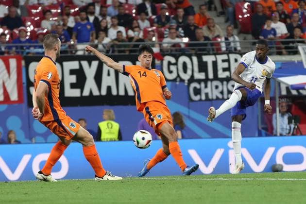 21 06 2024, xtgx, Football EM 2024, Netherlands France emspor, v l Tijjani Reijnders Netherlands Masour Ousmane Dembele France duel, action, action, battle for the ball DFL DFB REGULATIONS PROHIBIT ANY USE OF PHOTOGRAPHS as IMAGE SEQUENCES and or QUASI VIDEO Leipzig