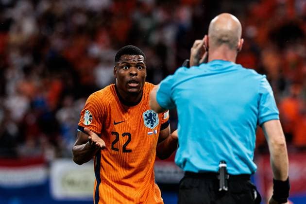 UEFA EURO 2024 Netherlands France 21 06 2024 Denzel Justus Morris Dumfries Netherlands, 22 stunned UEFA EURO 2024 Netherlands France Leipzig Stadium, Leipzig on 21 06 2024 Copyright: xBEAUTIFULxSPORTS Wunderlx