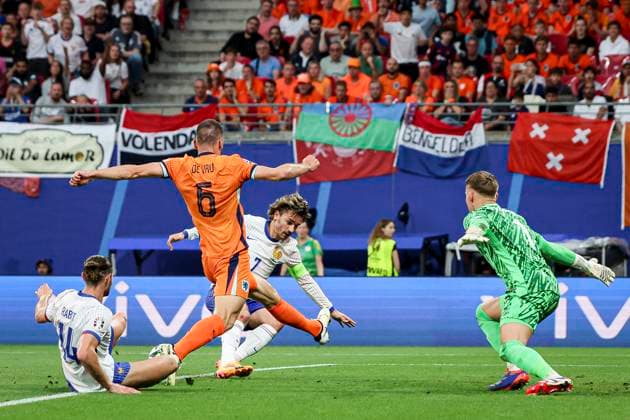 Griezmann Antoine GRIEZMANN 7 Midfield lors du match France vs Netherlands groupe D de l Euro 2024 FOOTBALL : France vs Netherlands- Euro 2024 Groupe D, Leipzig Stadium - 21 06 2024 ElyxandroCegarra Panoramic 