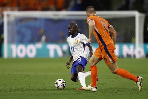 LEIPZIG, Leipzig Stadium ,21-06-2024 , European Football Championship Euro2024, Group stage match no.20 between Netherlands and France, (L-R) France player N Golo Kante, Netherlands player Stefan de Vrij Netherlands - France (Euro2024)  x25557135x Copyright: