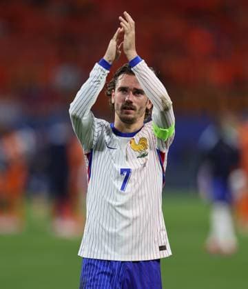 21 06 2024, European Football Championship, UEFA EURO 2024, Netherlands France, Group D, Stadion Leipzig, v l , Antoine Griezmann France thanks the fans, thanks, thanks, team after the match, after the match, thanks the fans, applauds the fans Copyright: HMBxMedia
