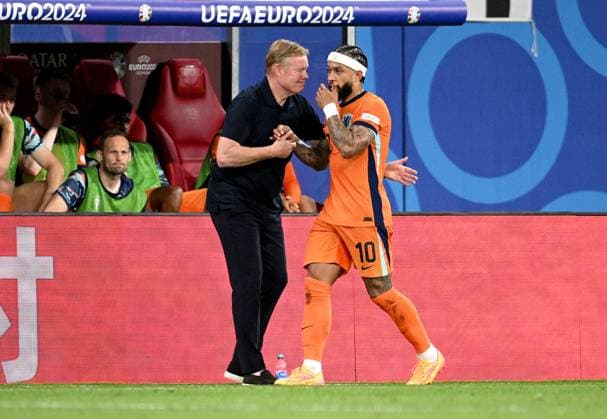 Soccer Euro 2024 Group D 21 06 2024 Netherlands France Memphis Depay re, Netherlands is substituted by coach Ronald Koeman li, Netherlands