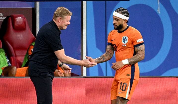 Soccer Euro 2024 Group D 21 06 2024 Netherlands France Memphis Depay re, Netherlands is substituted by coach Ronald Koeman li, Netherlands