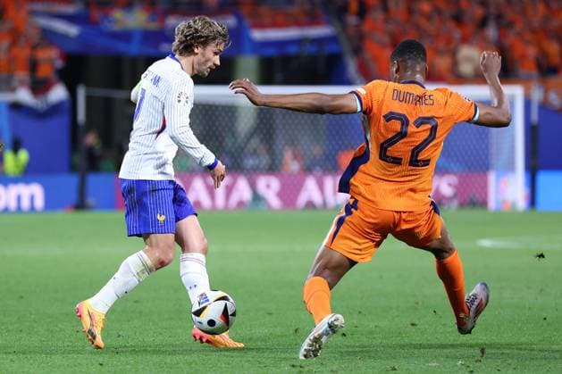 Soccer UEFA EURO 2024 Group Stage 2 Matchday Netherlands France on 21 06 2024 at Leipzig Stadium in Leipzig Antoine Griezmann France , left Denzel Dumfries Netherlands , right xMSx