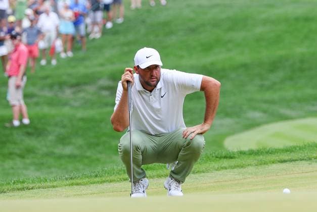 CROMWELL, CT - JUNE 21: Scottie Scheffler of United States studies his putt on the 14th green during the second round of the 2024 Travelers Championship on June 21, 2024, at TPC River Highlands in Cromwell, CT. (Photo by M. Anthony Nesmith Icon Sportswire) GOLF: JUN 21 PGA, Golf Herren Travelers Championship EDITORIAL USE ONLY Icon240621302024