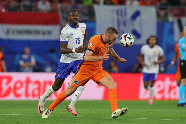 Netherlands France UEFA EURO 2024 Leipzig, 21 06 2024, Leipzig Stadium, UEFA EURO 2024 Germany , Gr D Preliminary Round , Netherlands France 0 0 , In the picture Marcus Thuram 15, France and Stefan De Vrij 6, Netherlands ,