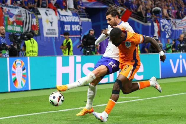 Netherlands France UEFA EURO 2024 Leipzig, 21 06 2024, Leipzig Stadium, UEFA EURO 2024 Germany , Gr D Preliminary Round , Netherlands France 0 0 , In the picture from l Lutsharel Geertruida 2, Netherlands and Theo Hernandez 22, France ,