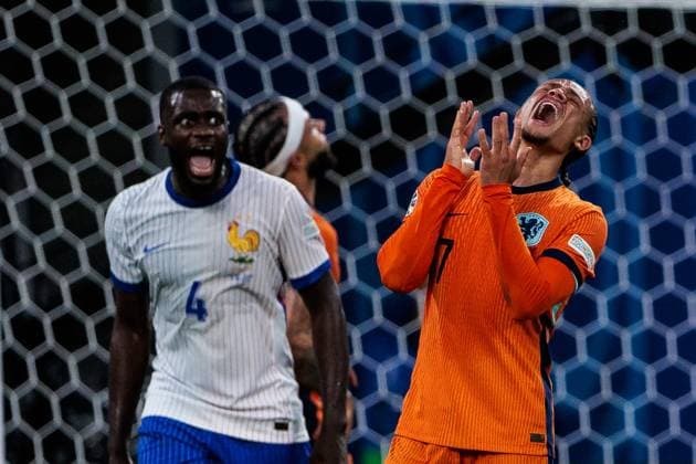 UEFA EURO 2024 Netherlands France 21 06 2024 Xavi Quentin Shay Simons Netherlands, 7 frustrated UEFA EURO 2024 Netherlands France Leipzig Stadium, Leipzig on 21 06 2024 Copyright: xBEAUTIFULxSPORTS Wunderlx