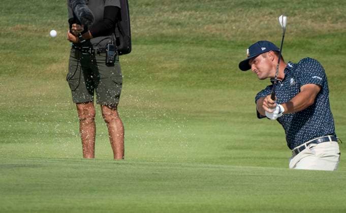 June 21, 2024, College Grove, Tennessee, USA: Bryson DeChambeau hits the ball out of the bunker on Hole 18 on Day 1 of the LIV Golf Tournament at the Grove. College Grove USA - ZUMAh237 20240621_zsp_h237_031 Copyright: xCamdenxHallx