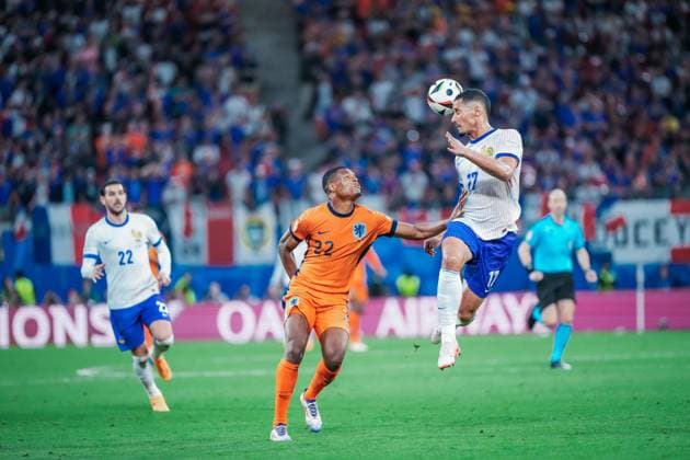 EURO 2024 - Matchday 2, Group D: The Netherlands vs. France William Saliba and Denzel Dumfries in action during the EURO 2024 Matchday 2 Group D match between the Netherlands and France on 21 June 2024, at Red Bull Arena, in Leipzig, Germany Leipzig Red Bull Arena Germany Copyright: xAlexandraxFechetex 00123901