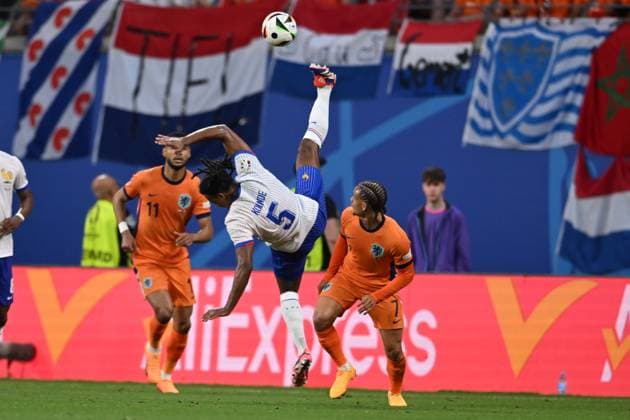 Jules Kounde (France) Xavi Simons (Netherlands) during the UEFA EURO, EM, Europameisterschaft,Fussball Germany 2024 match between Netherlands 0-0 France at Leipzig Stadium on June 21, 2024 in Leipzig, Germany. Noxthirdxpartyxsales  (257225236)