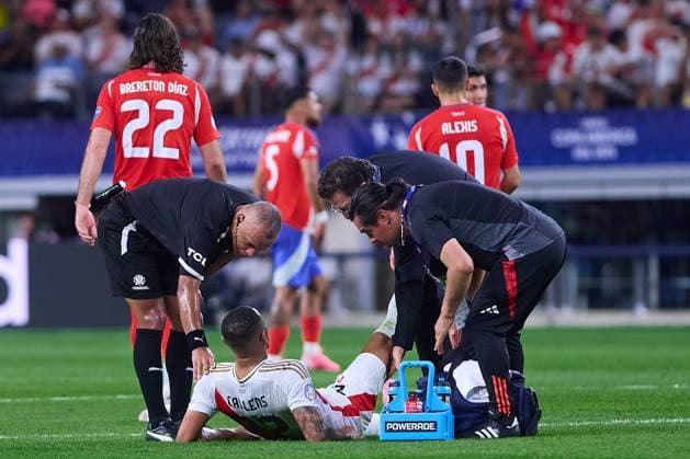 RECORD DATE NOT STATED Copa America USA 2024 Peru vs Chile Alexander Callens of Peru during the game between Peru and Chile as part of the CONMEBOL Copa America USA 2024 group A, at AT-T Stadium, on June 21, 2024 in Arlington, Texas, United States. ARLINGTON TEXAS UNITED STATES  Copyright: xJONATHANxDUENASx 20240621205023_CA_GA_2024_PER_CHI_CALLENS223