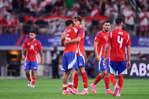 RECORD DATE NOT STATED Copa America USA 2024 Peru vs Chile Paulo Diaz e Igor Lichnovsky of Chile during the game between Peru and Chile as part of the CONMEBOL Copa America USA 2024 group A, at AT-T Stadium, on June 21, 2024 in Arlington, Texas, United States. ARLINGTON TEXAS UNITED STATES  Copyright: xJosexLuisxMelgarejox 20240621211043_CA_GA_2024_PER_CHI_LICHNOVSKY265