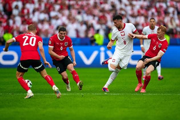 Marcel Sabitzer Austria national team Euro 2024, 09 , Jakub Moder Poland national team Euro 2024, 08 , Nicolas Seiwald Austria national team Euro 2024, 06 , GER, UEFA Euro 2024, mens football, UEFA EURO 2024 matchday 2, group D, Poland vs Oesterrech, Poland vs Austria, 21 06 2024 GER, UEFA Euro 2024, mens football, UEFA EURO 2024 matchday 2, group D, Poland vs Oesterrech, Poland vs Austria, 21 06 2024 Berlin Copyright: xEibner-Pressefotox xClaudiusxRauchx EP_CRH