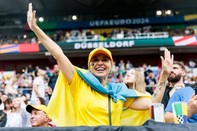 UEFA EURO 2024 Slovakia Ukraine 21 06 2024 Impressions fans of Ukraine before kick-off of the match UEFA EURO 2024 Slovakia Ukraine Arena Düsseldorf, Düsseldorf on 21 06 2024 Copyright: xBEAUTIFULxSPORTS Meuselx