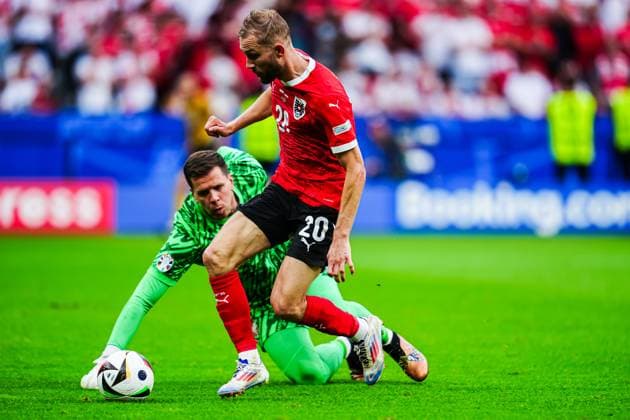 Goal kick Goal chance Konrad Laimer Austria, 20 , Wojciech Szczesny Poland, 01 GER, Poland vs Austria, European Football Championship, UEFA Euro 2024, Matchday 2, 21 06 2024 GER, Poland vs Austria, European Football Championship, UEFA Euro 2024, Matchday 2, 21 06 2024 Berlin Copyright: xEibner-Pressefoto MarcelxvonxFehrnx EP_MFN
