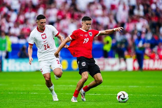 Bartost Slisz Poland, 24 , Christoph Baumgartner Austria, 19 GER, Poland vs Austria, European Football Championship, UEFA Euro 2024, Matchday 2, 21 06 2024 GER, Poland vs Austria, European Football Championship, UEFA Euro 2024, Matchday 2, 21 06 2024 Berlin Copyright: xEibner-Pressefoto MarcelxvonxFehrnx EP_MFN