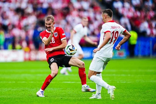 Konrad Laimer Austria, 20 , Przemyslaw Frankowski Poland, 19 GER, Poland vs Austria, European Football Championship, UEFA Euro 2024, Matchday 2, 21 06 2024 GER, Poland vs Austria, European Football Championship, UEFA Euro 2024, Matchday 2, 21 06 2024 Berlin Copyright: xEibner-Pressefoto MarcelxvonxFehrnx EP_MFN