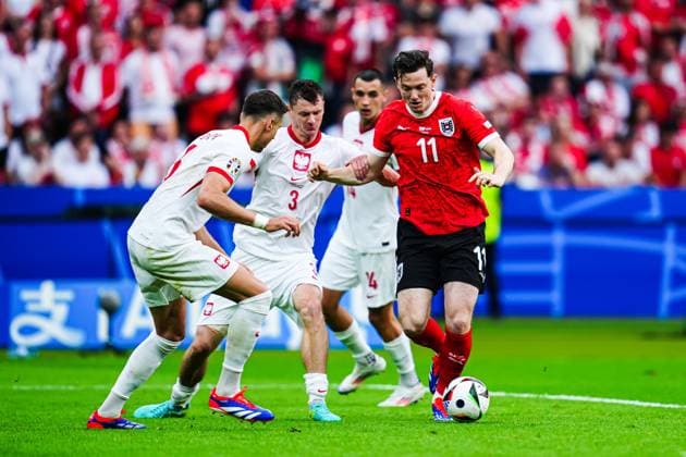 Jan Bednarek Poland, 05 , Pawel Dawidowicz Poland, 03 , Michael Gregoritsch Austria, 11 GER, Poland vs Austria, European Football Championship, UEFA Euro 2024, Matchday 2, 21 06 2024 GER, Poland vs Austria, European Football Championship, UEFA Euro 2024, Matchday 2, 21 06 2024 Berlin Copyright: xEibner-Pressefoto MarcelxvonxFehrnx EP_MFN