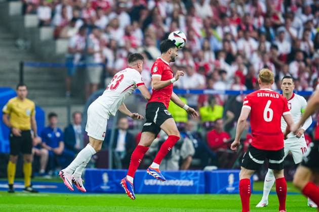 Header duel aerial duel Krzysztof Piatek Poland, 23 , Florian Grillitsch Austria, 10 GER, Poland vs Austria, European Football Championship, UEFA Euro 2024, Matchday 2, 21 06 2024 GER, Poland vs Austria, European Football Championship, UEFA Euro 2024, Matchday 2, 21 06 2024 Berlin Copyright: xEibner-Pressefoto MarcelxvonxFehrnx EP_MFN