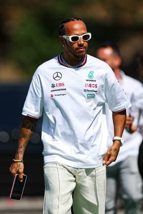 Lewis Hamilton of Great Britain and Mercedes gesturing, gestures, Qualifying, F1 Grand Prix of Spain, Circuit de Barcelona Catalunya on June 22, 2024 in Barcelona, Spain Photo by Diogo Cardoso DeFodi Images Lewis Hamilton of Great Britain and Mercedes gestures arriving in the paddock, Qualifying, F1 Grand Prix of Spain, Circuit de Barcelona Catalunya on June 22, 2024 in Barcelona, Spain Photo by Diogo Cardoso DeFodi Images Defodi 645 f1spa20240622 0549 Defodi-645