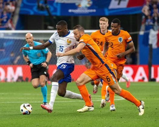 Football, Men, Season 2023 24, UEFA Euro 2024, Group D 2 Matchday in Leipzig, Netherlands France, 0 0 , v l Marcus Thuram France , Stefan de Vrij Netherlands , Jerdy Schouten Netherlands , Denzel Dumfries Netherlands , 21 06 2024, Copyright: xMatthiasxKochx