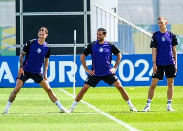 Robin Koch Germany , 24 , Emre Can Germany 25 , and Nico Schlotterbeck Germany 15 , GER, EURO 2024, Final training Germany, before Switzerland vs. Germany, European Football Championship, Herzogenaurach, 22 06 2024 GER, EURO 2024, Final training Germany, before Switzerland vs. Germany, European Football Championship, Herzogenaurach, 22 06 2024 Herzogenaurach Copyright: xEibner-Pressefoto FlorianxWieganx EP_FWD
