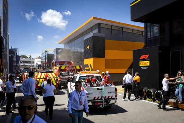 Sport Bilder des Tages MONTMELO - Firefighters extinguish a fire in the hospitality of McLaren prior to the third free practice of the Spanish Grand Prix at the Circuit de Barcelona-Catalunya. ANP SEM VAN DER WAL xVIxANPxSportx xxANPxIVx 501749910 originalFilename: 501749910.jpg