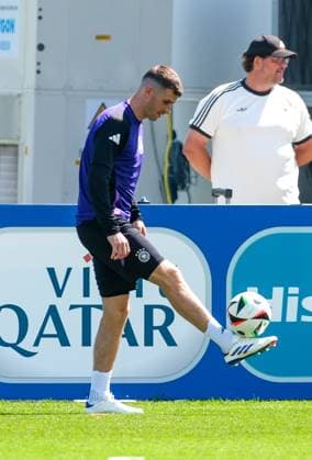 Pascal Groß Germany , 05 on the ball, GER, EURO 2024, Final training Germany, before Switzerland vs. Germany, European Football Championship, Herzogenaurach, 22 06 2024 GER, EURO 2024, Final training Germany, before Switzerland vs. Germany, European Football Championship, Herzogenaurach, 22 06 2024 Herzogenaurach Copyright: xEibner-Pressefoto FlorianxWieganx EP_FWD