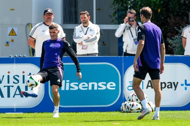 Pascal Groß Germany , 05 and Thomas Mueller Germany , 13 , GER, EURO 2024, Final training Germany, before Switzerland vs. Germany, European Football Championship, Herzogenaurach, 22 06 2024 GER, EURO 2024, Final training Germany, before Switzerland vs. Germany, European Football Championship, Herzogenaurach, 22 06 2024 Herzogenaurach Copyright: xEibner-Pressefoto FlorianxWieganx EP_FWD