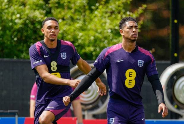 Trent Alexander-Arnold left and Jude Bellingham of England England Training Session and press conference, PK, Pressekonferenz UEFA European Championship, EM, Europameisterschaft 2024, Group C, Football, Spa & Golf Resort Weimarer Land, Blankenhain, Germany, 22 Jun 2024 EDITORIAL USE ONLY No use with unauthorised audio, video, data, fixture lists, club league logos or live services. Online in-match use limited to 120 images, no video emulation. No use in betting, games or single club league player publications. Copyright: xDavexShopland Shutterstockx 14548012bv