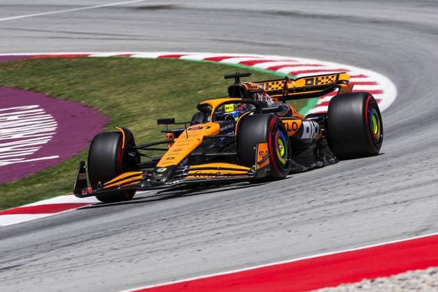 81 PIASTRI Oscar (aus), McLaren F1 Team MCL38, action during the Formula 1 Aramco Gran Premio de Espana 2024, 10th round of the 2024 Formula One World Championship, WM, Weltmeisterschaft from June 21 to 23, 2024 on the Circuit de Barcelona-Catalunya, in Montmeló, Spain - F1 - SPANISH GRAND PRIX 2024 DPPI Panoramic  240622_R10_SPAGNA_DP_EA019454