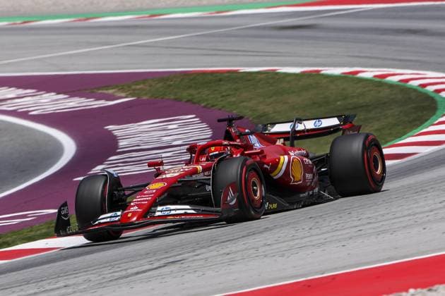 16 LECLERC Charles (mco), Scuderia Ferrari SF-24, action during the Formula 1 Aramco Gran Premio de Espana 2024, 10th round of the 2024 Formula One World Championship, WM, Weltmeisterschaft from June 21 to 23, 2024 on the Circuit de Barcelona-Catalunya, in Montmeló, Spain - F1 - SPANISH GRAND PRIX 2024 DPPI Panoramic  240622_R10_SPAGNA_DP_EA019832